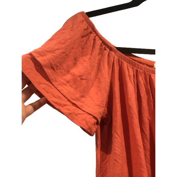 NWT Charlotte Russe Heart Hips Coral Pink‎ Off the Shoulders Ruffle Sleeve top - Picture 2 of 6